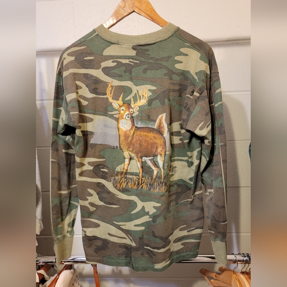 Size L-Vintage 90s Thrashed Camo long sleeve Shirt with Deer